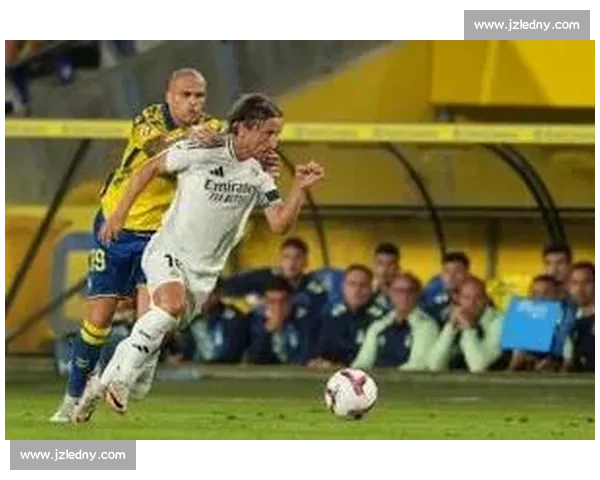 前皇马名将警示维尼修斯:续约博弈需警惕拉莫斯式悲剧